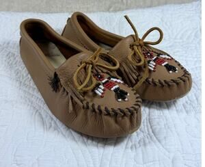 Minnetonka Women's 9 Tan Deerskin Leather Beaded Moccasin Loafers Boho Casual